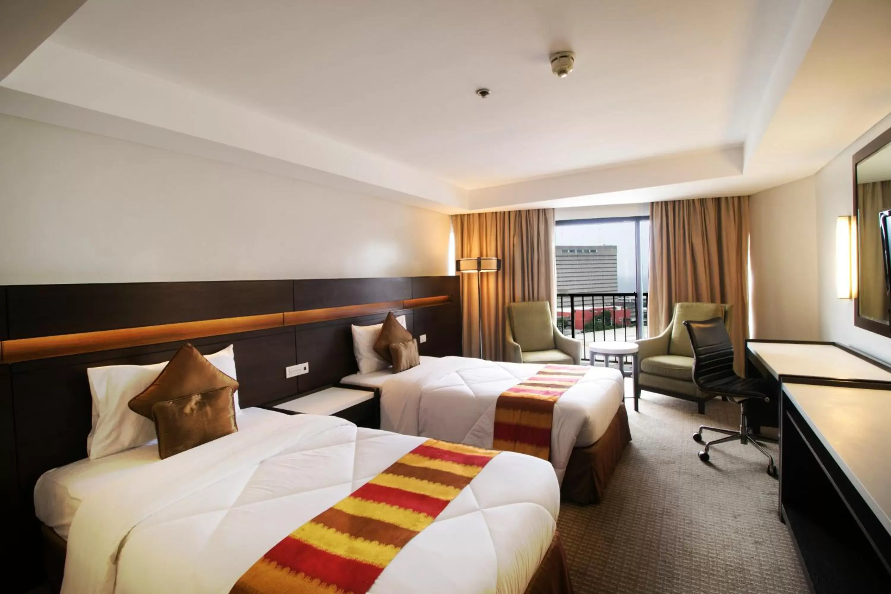Photo of the whole room in Century Park Hotel
